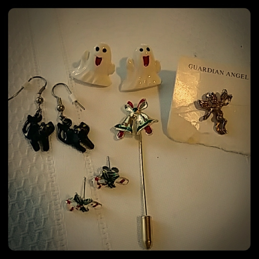 Holiday jewelry
